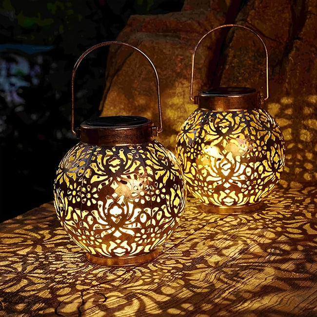 2 Stück Outdoor-Solarhängelampe, Dekolicht mit Griff für den Schreibtisch, Marokkanische LED-Laterne aus Metall, Solarlicht für Garten, Terrasse, Rasen und Hinterhof