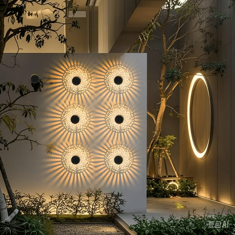 2/4 Stück Solar Metall Wandlichter, Solar Außenpatio Treppen Wandlichter, Mandala Thema, Zaunlichter, Geeignet für Gartenpfosten, Balkone, Hinterhof Dekorationen